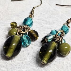 $3 with $5+ bundle•Handmade green and blue glass beaded earrings. 0274